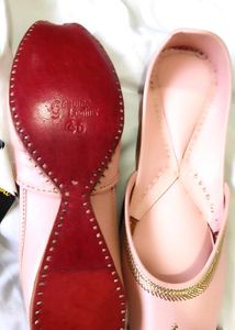 Beautiful And Comfortable Mojaris, Size 40