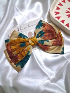Daisy Tripple Layer Bow