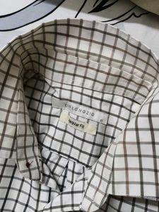 Ziosongzio Men Offwhite Checks Regular Fit Shirt