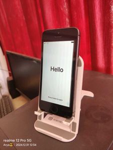 Apple iPhone 5s (Read Description)