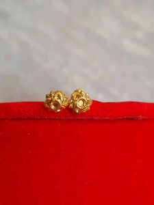 Beautiful New Flowers Desine Studs