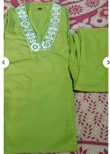 Green Embroidered Kurta Set.like new.
