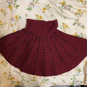 Stylish Red & Black Houndstooth Pleated Skirt