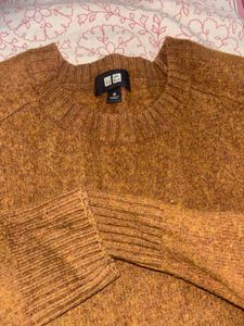 Uniqlo Brown Wool Blend Sweater