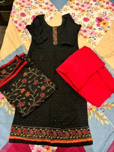 Black Suit With Heavy Dupatta
