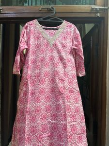 Pink Printed Cotton Kurti with Embroidered Neck XL