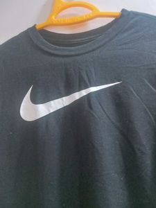 nike t shirt