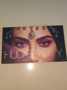 Huda Beauty Desert Dask Eyeshadow Palette