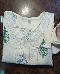 Elegant Floral Print Short Kurti