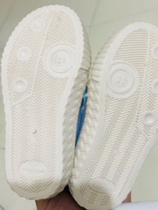 Cutewalk Baby Blue Flower Sneakers