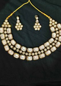 Elegant Kundan Jewelry Set