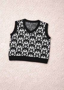 Trendy Bear Pattern Knit Vest