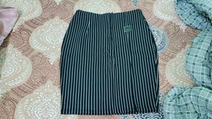 Striped pencil Skirt Outfit