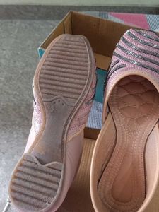 Embellished Pink Juttis