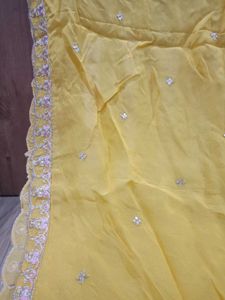 Yellow Embroidered🟡 &amp; White Lace🤍 Dupatta Set