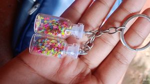 Beautiful glitter keychain