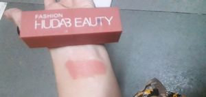 Huda Compact,7Heaven lipstick, Huda Lipstick