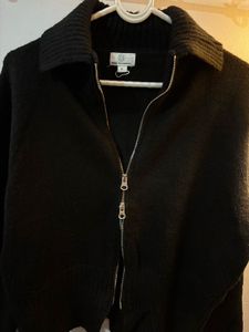Stylish Black Knit Zip-Up Jacket