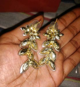 Glamorous Crystal Flower Earrings
