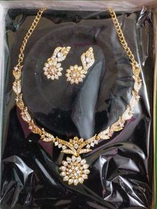 Elegant Necklace Set