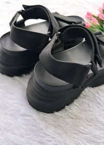 H&amp;M Chunky Soled Sandal