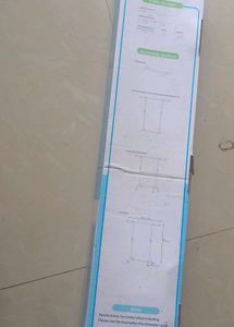 clothes hanger New 1 time used only hardly 2 hour.