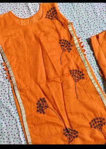unique embroidery design on kurti