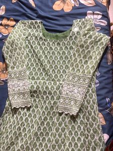 Elegant Green Embroidered Kurta