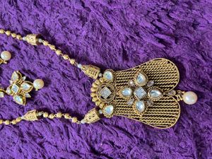 Elegant Gold Kundan Necklace &amp; Earrings Set