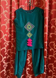 Embroidered Kurta Set (Size-S)
