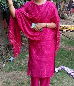 Grab This Beautiful Pink Suit, Very Elegant
