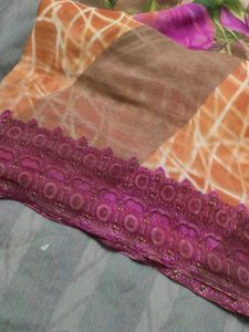 Pink Flowers🌸 Lives Print Saree