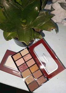 Mars Concealer Contour Highlighter Pallet