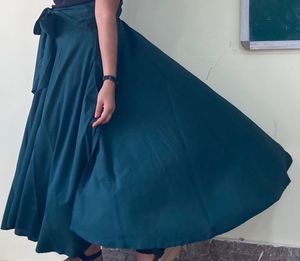 Women Solid Flared Green Skirt