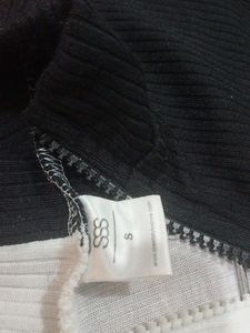 Black and white crop top