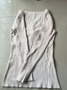 Ribbed Knit Top with Twist Detail