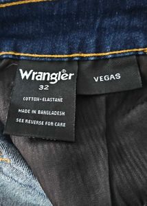 Wrangler 32inch Slimfit Midwaist Jeans