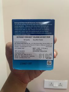 Neutrogena Hydro Boost Hyaluronic Acid Night Cream