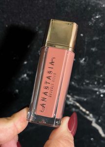 Anastasia Beverly Hills Velvet Lipstick:- Crush