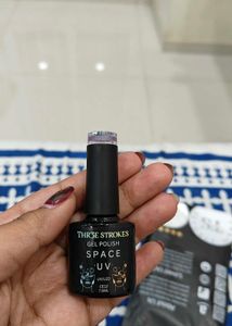 Magnetic nail polish and magnet