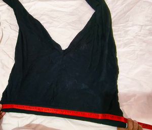 Very Beautiful Embroidery Kurta With Leggings