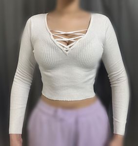 Whitw V-Neck Fitted Crop Top