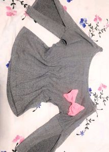Cute Gray Top with Bow