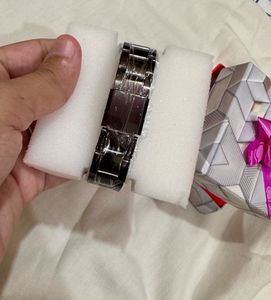 Women New Black Wrist Watch