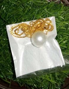 Pearl Pendant Necklace
