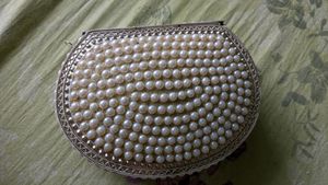 Pearl Clutch