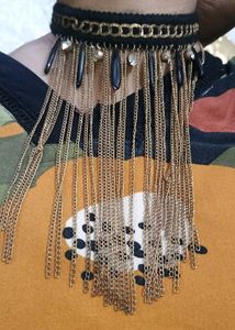 stylish neck choker