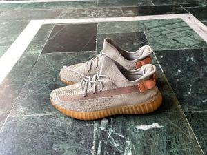 Yeezy Boost 350 V2