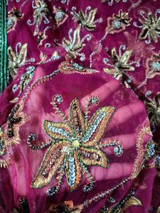 Net Full Of Zari Work Saree Perfect For Wedding