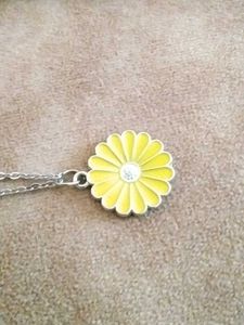 Pretty Charm Chain 😍🤍 Sunflower Locket 🌻